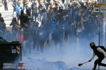 Bolivia: la Policía despejó rutas en medio de la crisis y las protestas